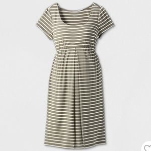 NWT - Isabel Maternity Dress, Large.